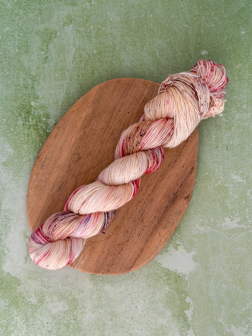 Mocna Delicja wenecka 50g — ręcznie farbowana włóczka skarpetkowa merino FarbYARNia