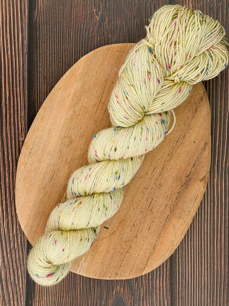piegowata 100g / masełko (nopki kolorowe)
