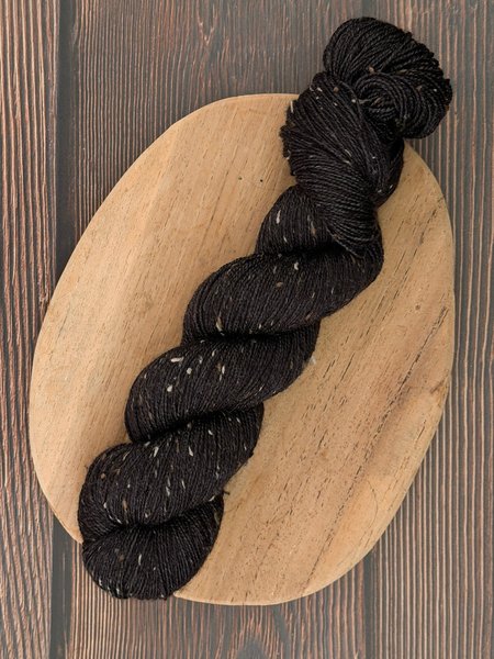 piegowata 100g / onyks (nopki czarny/brąz)