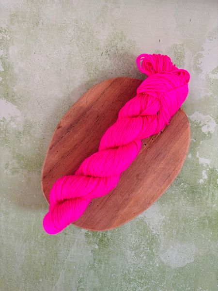 mocna 100g/ neon róż